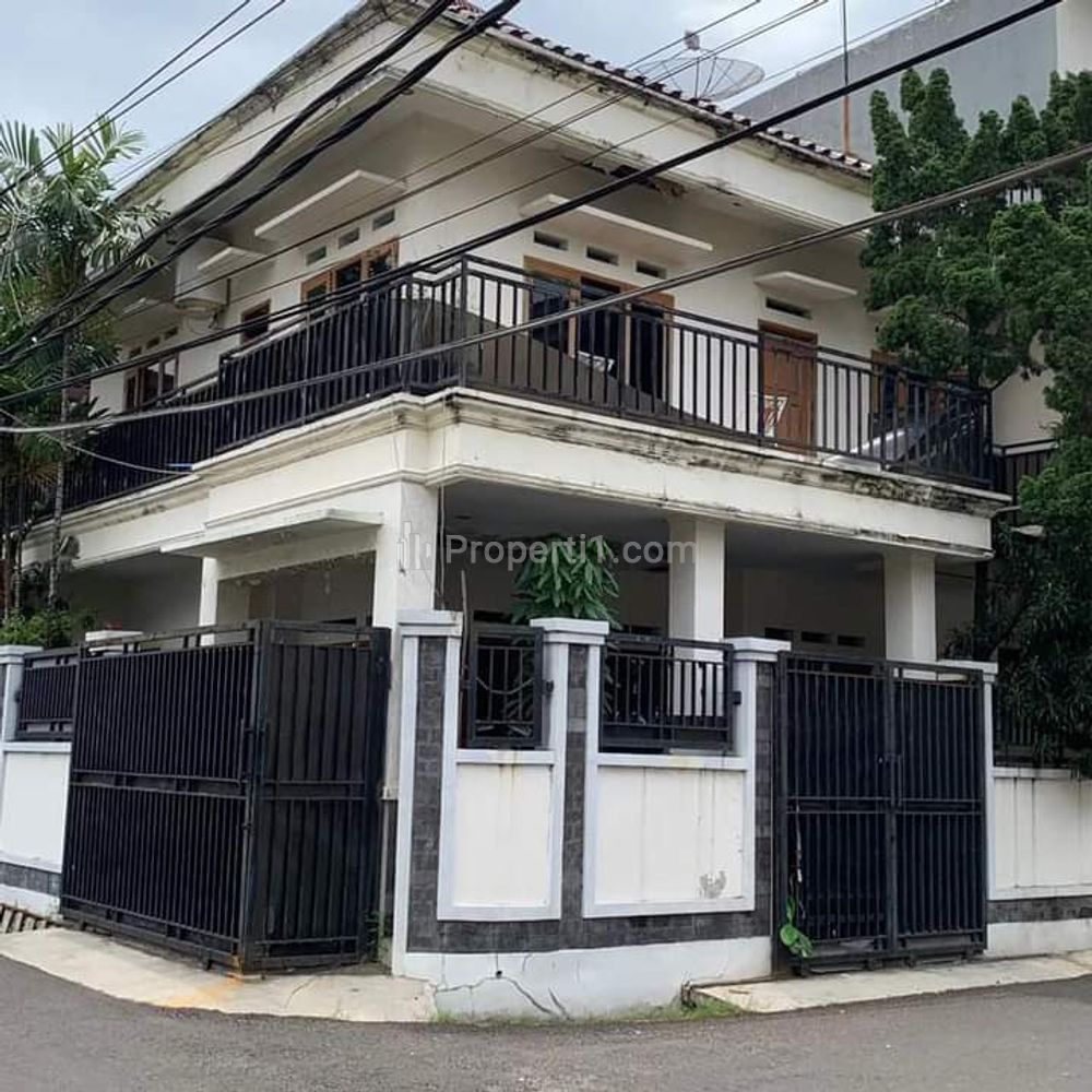 Jual Rumah Cakep 3 Lantai Strategis di Kalibata Jaksel 