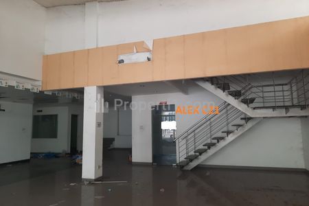 Disewakan dan Dijual Gedung di Jl. Mampang Prapatan Raya, Jakarta Selatan