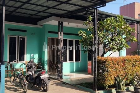 Posisi depan rumah dari sudut kiri