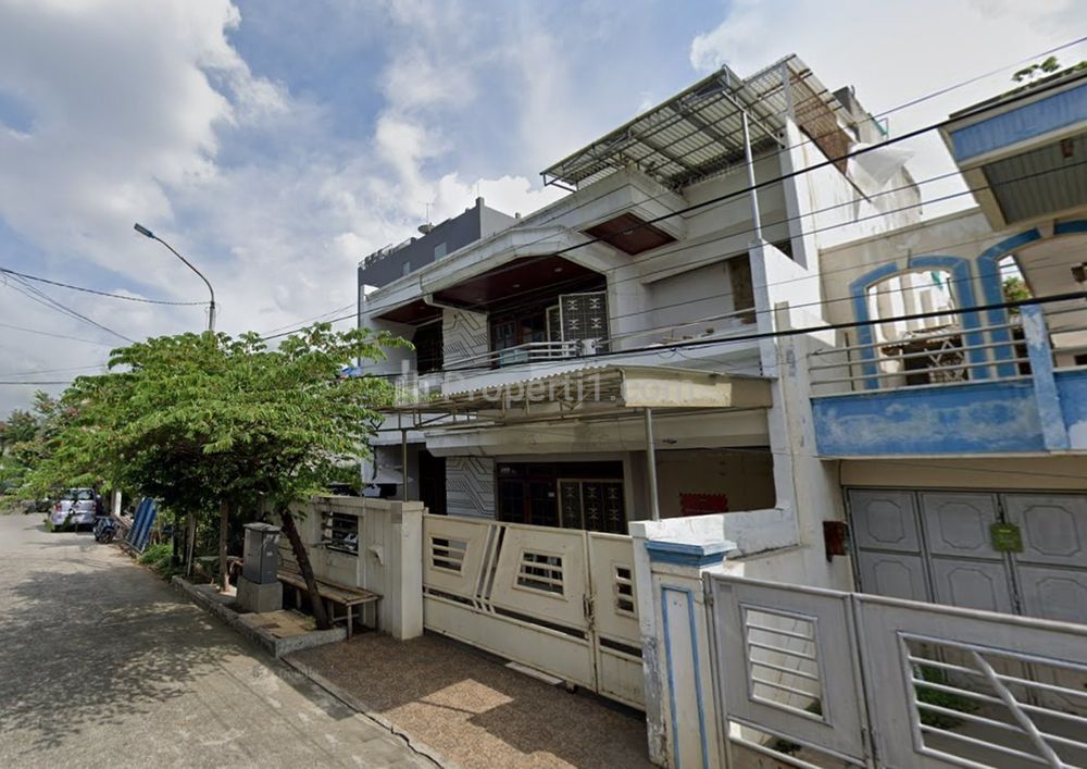 Jual Rumah Mewah Kosong Strategis di Kedoya Utara Jakarta Barat, 2 Lantai, Luas Tanah 200m2