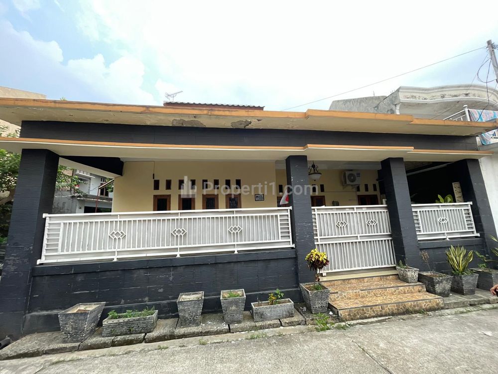 Rumah Dijual Dalam Perumahan Sangat Strategis di Sukamaju - Depok