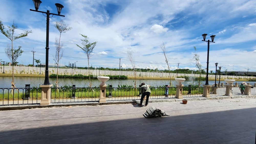 Disewakan Ruko Gandeng Osaka 3 Lantai Hadap Danau PIK2, Jakarta Utara