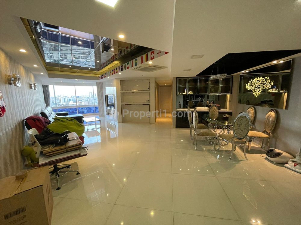 Disewakan Furnished Apartemen Kondominium Taman Anggrek Tipe 3+1 Bedrooms Jakarta Barat