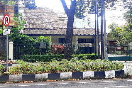 Dijual Rumah Kolonial Belanda Nyaman Bersih dan Terawat di Pusat Kota Bandung