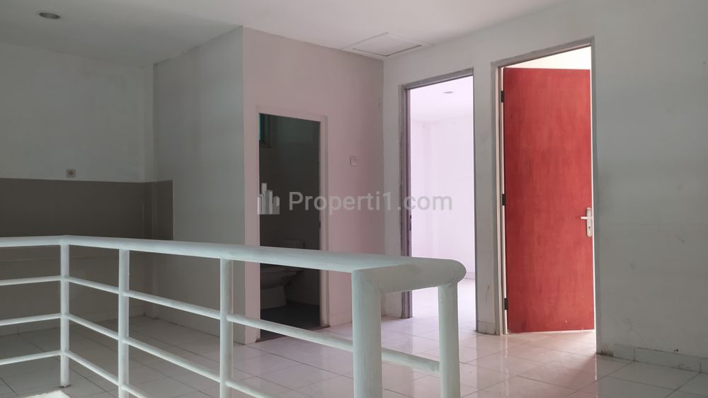 Disewakan Gudang, Lokasi Legok Tangerang, di Dalam Kawasan Industri, Luas Tanah 430 m², Luas Bangunan 348 m²