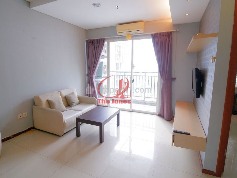 Sewa Apartemen Thamrin Residence Dekat Mall Grand Indonesia Jakarta Pusat - 3 + 1 Bedrooms Fully Furnished & Good View