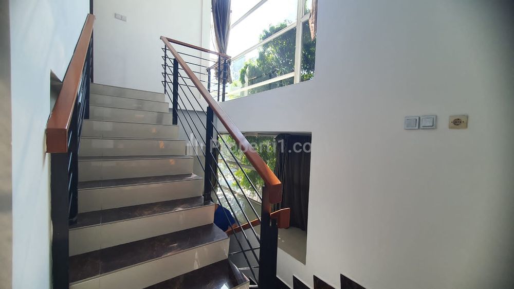 Disewakan Rumah Grand Puri Grisenda PIK, Jakarta Utara