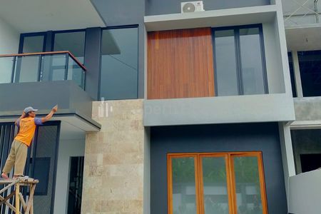 Dijual Rumah Modern Minimalis Dalam Perumahan di Jl. Kaliurang Km 8 Sleman Yogyakarta Dekat UGM