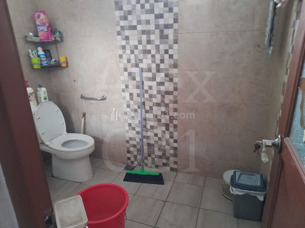 Dijual BU Rumah (Hitung Tanah) Pinggir Jalan Utama di Petukangan Selatan, Pesanggrahan, Jakarta Selatan