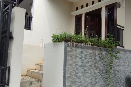 Disewakan Rumah Dalam Komplek Lingkungan Aman dan Nyaman Dekat Sekolah Lazuardi Cinere