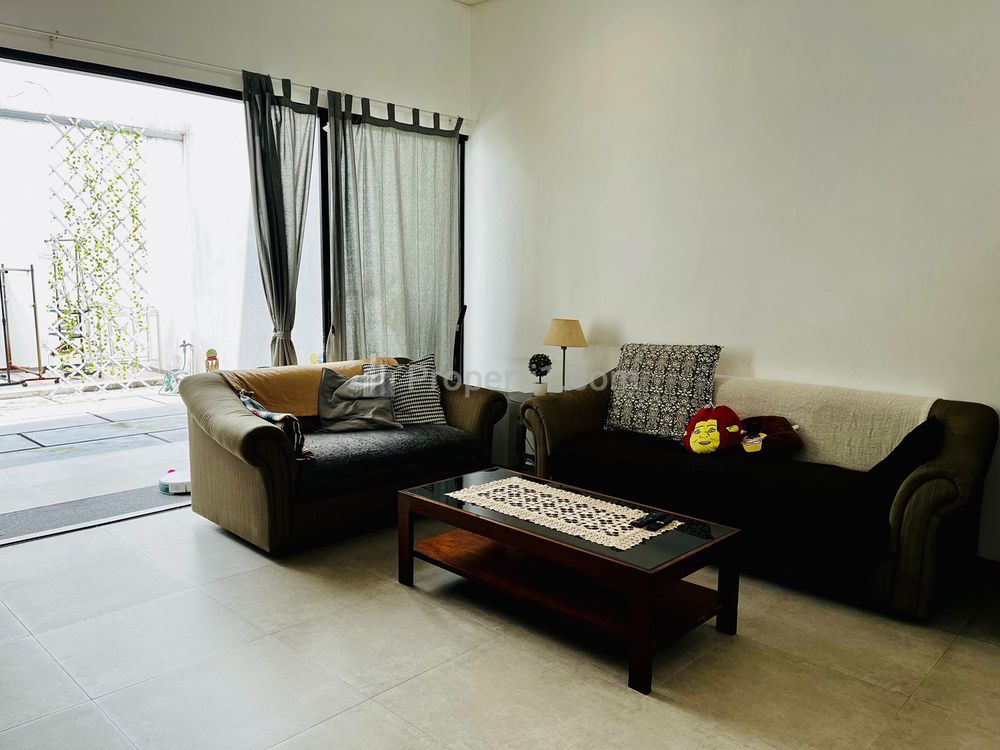 Dijual Rumah di Jl. Mampang Prapatan, Jakarta Selatan