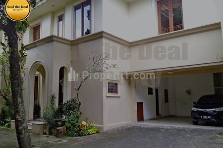 Disewakan Compound House di Area Kemang Jakarta Selatan STD209