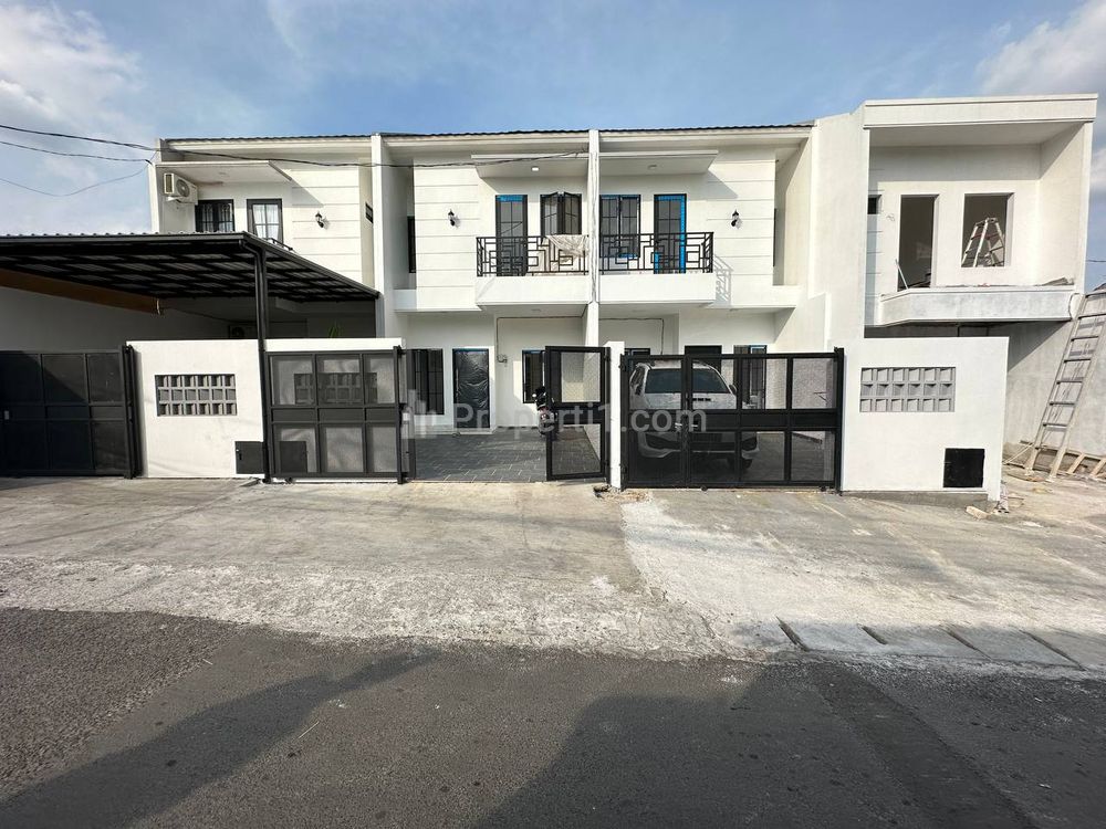 Dijual Rumah Baru 2 Lantai American Clasic Modern Lokasi Strategis Dekat LRT Ciracas Jakarta Timur