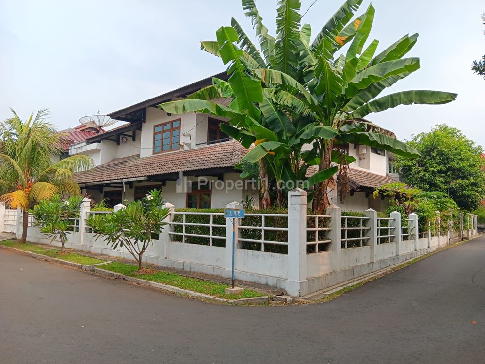 Jual Rumah Huk dengan Kolam Renang di Komplek Bukit Permai Cibubur, Ciracas, Jakarta Timur