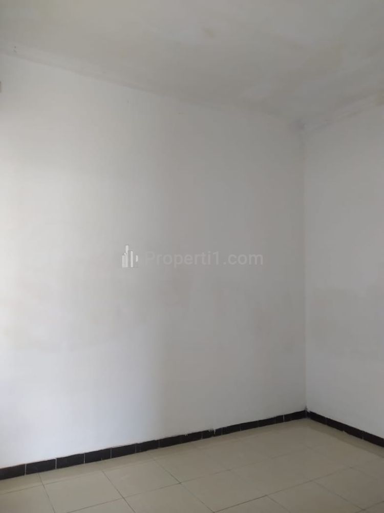 Rumah Dijual Lokasi Strategis Dekat Pintu Tol Limo, Depok