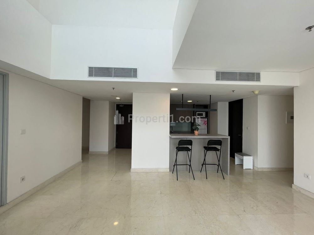 Jual Murah Apartemen Ciputra World 2, Tower The Residence 3+1 BR Semi Furnish, Balkon Lebar, Plafon Tinggi, Ventilasi Bagus Dekat Tokopedia, Kuningan