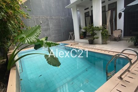 Dijual Rumah Ekslusif dengan Swimming Pool di Cilandak Barat, Jakarta Selatan