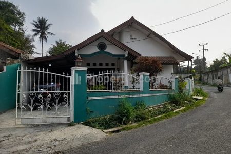 11 Menit Pasar Cigombong, Dijual Cepat Rumah Cantik Cigombong Bogor