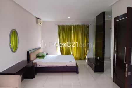 Rumah Cluster Disewakan Full Furnished di Raya Ragunan, Jati Padang, Pasar Minggu, Jakarta Selatan