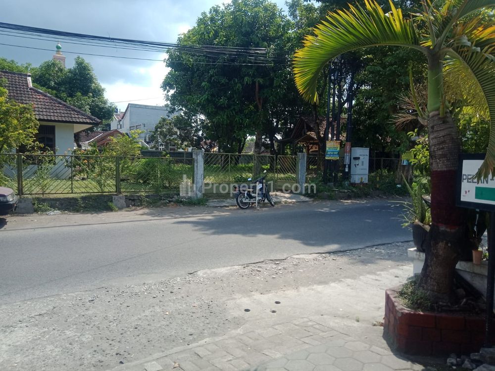 Dijual Tanah Murah Strategis Pinggir Jalan Raya Condongcatur Sleman Yogyakarta Utara RS JIH