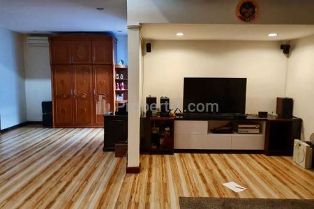 Dijual Rumah 2 Lantai di Meruya Selatan, Jakbar