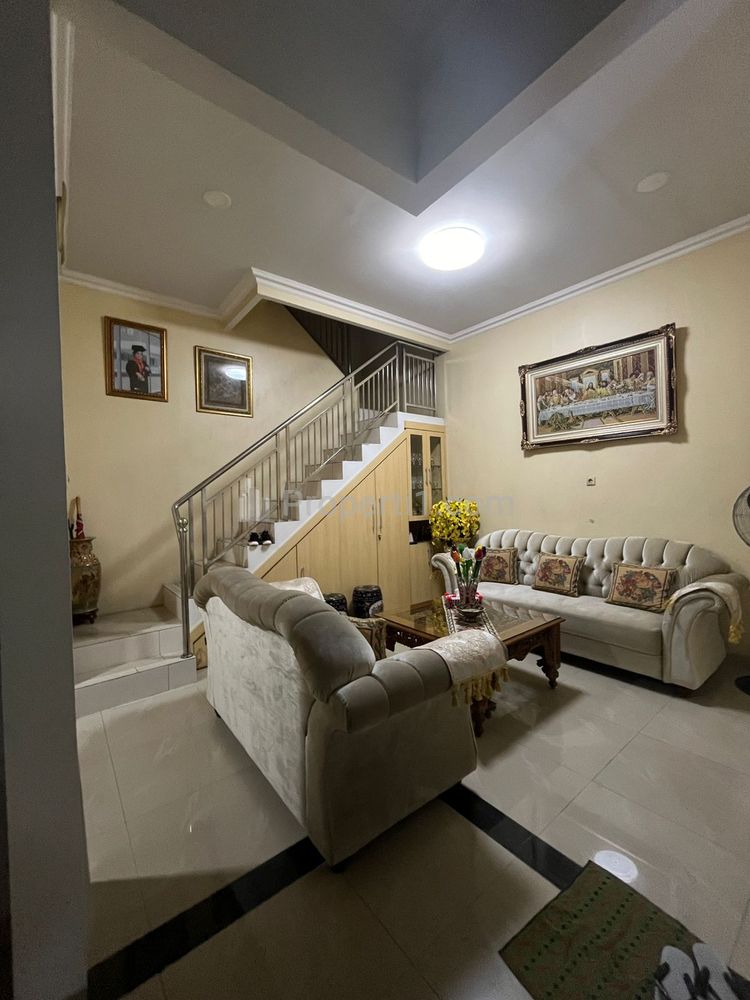 Jual Cepat Rumah 120 m2 di Utan Panjang Kemayoran, Jakarta Pusat SHM