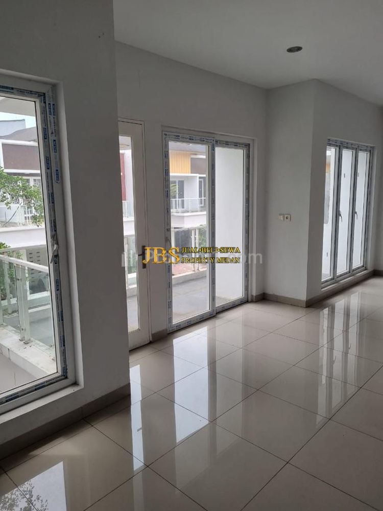 Dijual Murah Rumah 2 Tingkat Siap Huni di Komplek Givency One - Medan
