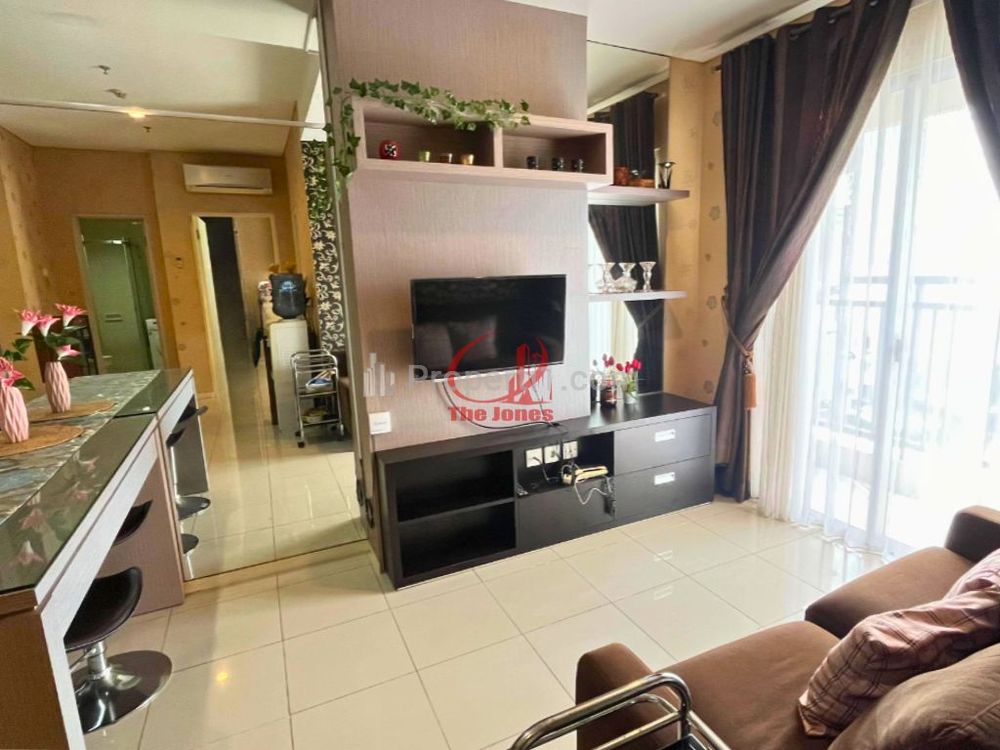 Sewa Apartemen Cosmo Terrace Thamrin City 2 Kamar Tidur Fully Furnished, Dekat Pasar Tanah Abang, Grand Indonesia, dan Plaza Indonesia