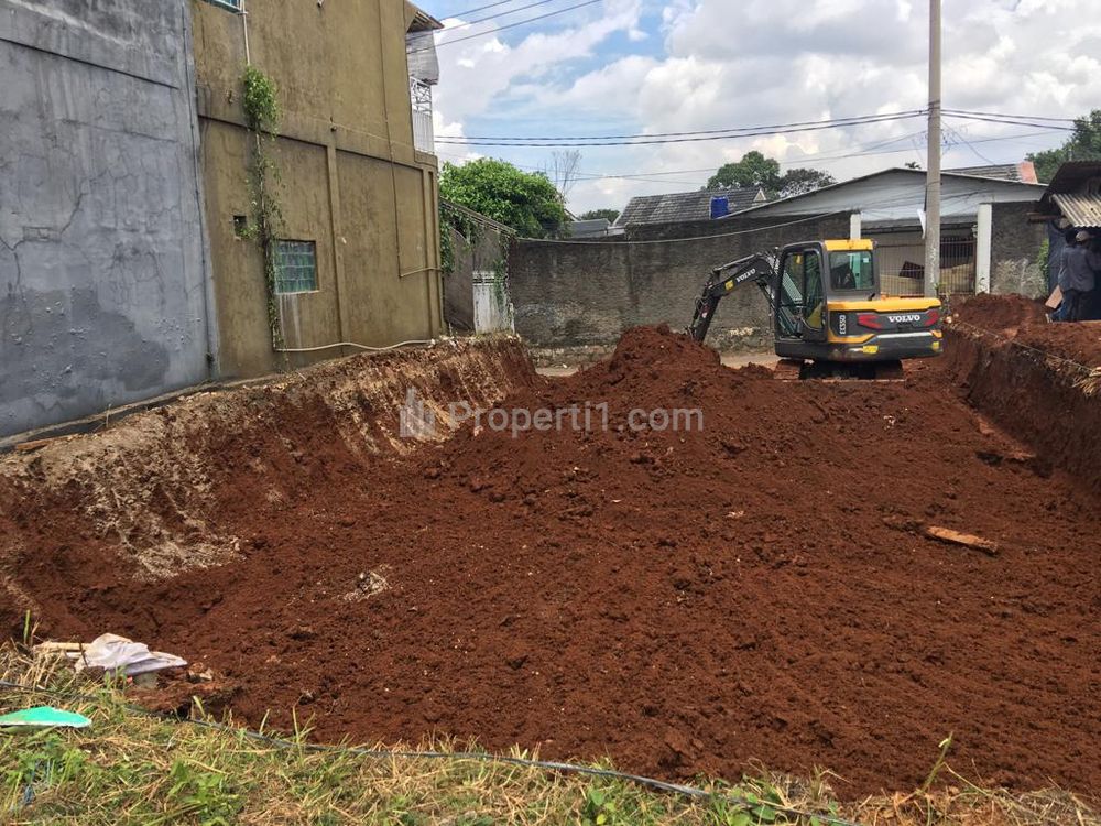 Dijual Tanah Termurah Depok 200 Meter ke SMK Polimedik Free SHM