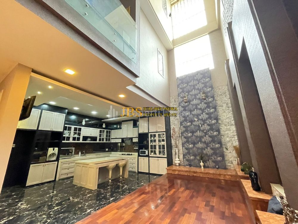 Jual Rumah Siap Huni Lux di Komplek Jati Residence (Row Boulevard) - Medan