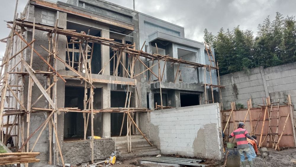 Termurah Rumah dengan Balkon 2 Lantai Bisa KPR Dijual di Dekat Kotabaru Parahiyangan Bandung