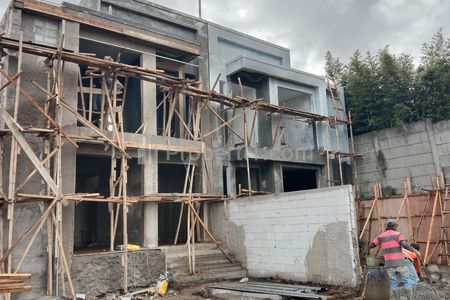 Termurah Rumah dengan Balkon 2 Lantai Bisa KPR Dijual di Dekat Kotabaru Parahiyangan Bandung