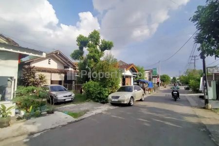 Dijual Tanah Strategis Pinggir Jalan Aspal di Jl. Kaliurang Km 7 Sleman Dekat Kampus UGM