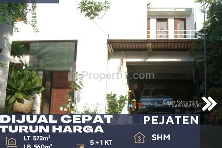 Dijual Rumah Bagus Taman Luas di Pejaten, Jakarta Selatan