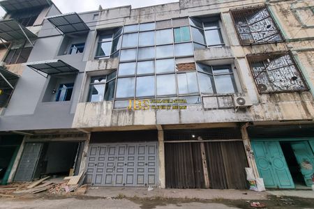 Jual Ruko 3 Tingkat di Komplek Graha Metropolitan Jalan Kapten Sumarsono Medan