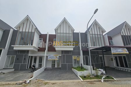 Dijual Rumah Gandeng 2 Siap Huni di Komplek Royal Sumatera Cluster Akasha - Medan