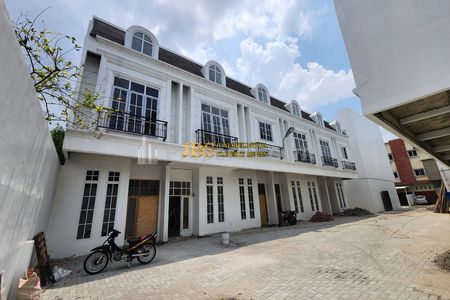 Dijual Rumah di Komplek Sunrise Residence Jalan Pelita I - Sutomo Ujung - Medan