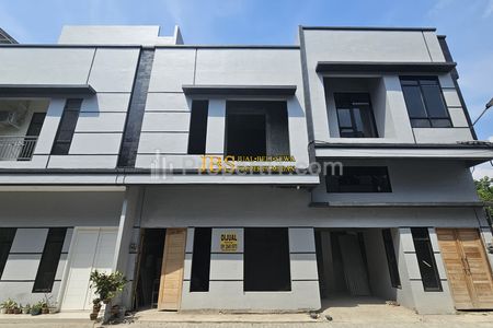 Dijual Rumah di Komplek Cemara Royal Residence Medan Jalan Komisi