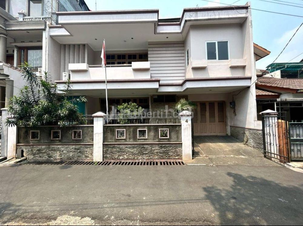 Jual Rumah Murah Siap Huni di Tebet Barat, Akses 2 Mobil, Depan Taman, Tenang dan Asri, Dekat Soepomo, Saharjo, Kuningan, Jakarta Selatan