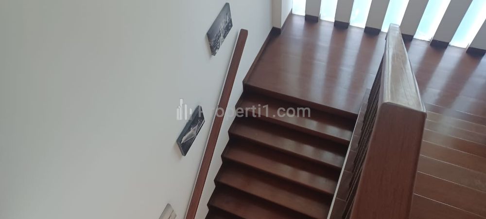 For Rent Rumah Bagus di Jakarta Selatan
