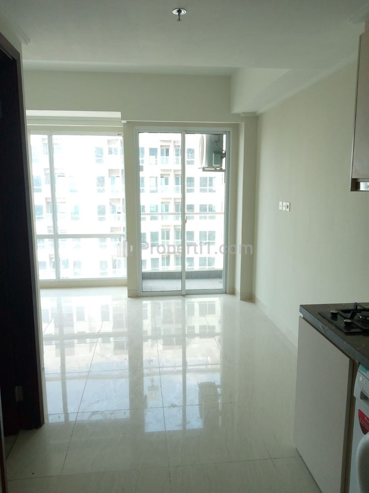 Dijual Apartemen Green Sedayu Luas 28 m2 Tipe Studio Semi Furnished di Cengkareng Jakarta Barat