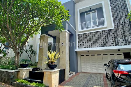 Disewakan Compound House di Area Kemang Jakarta Selatan STD479