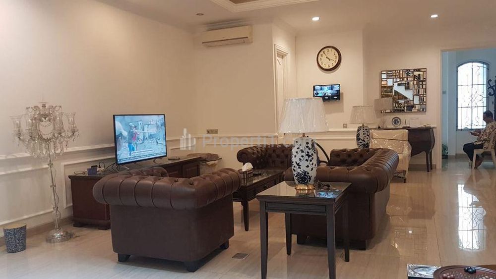 For Rent House with Rooftop in Menteng, Central Jakarta - 3BR