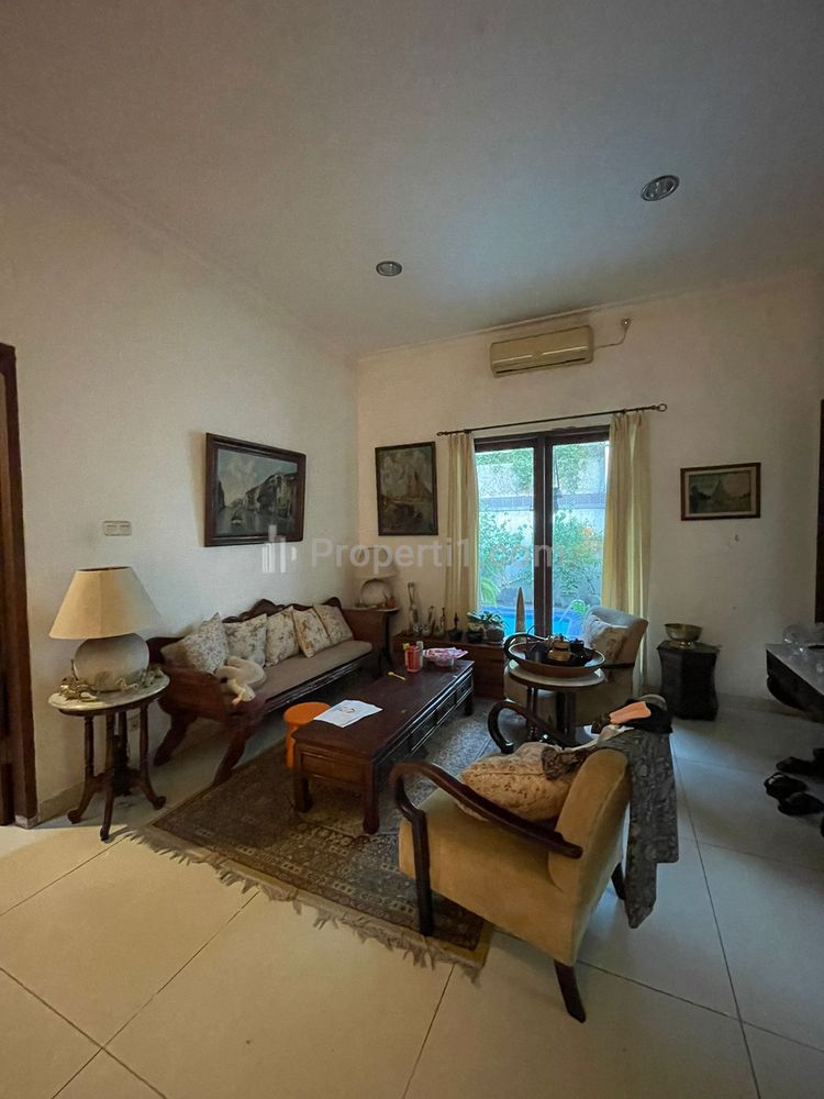 Jual Rumah Siap Huni di Kemang, Kolam Renang, Akses Jalan Lebar, Strategis, Dekat Ampera, TB Simatupang, Kec. Mampang Prapatan, Jakarta Selatan