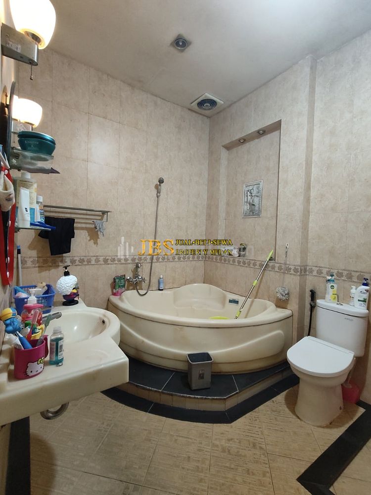 Jual Rumah 2,5 Tingkat Siap Huni di Komplek Cemara Asri Jalan Kiwi - Medan