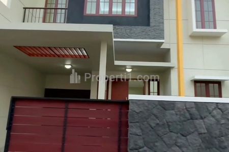 Dijual Rumah Baru dalam Kompleks di Rawamangun Jakarta Timur