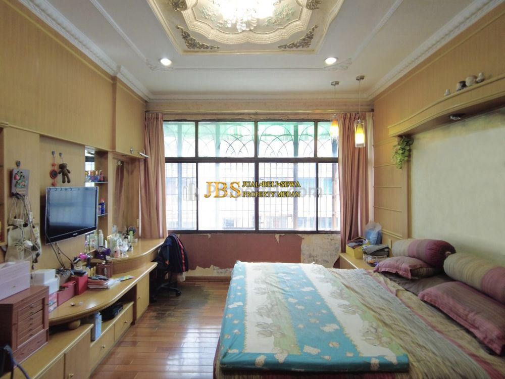 Dijual Ruko 3 Tingkat Siap Huni di Jalan Wahidin (Dekat Toko Euro) - Medan