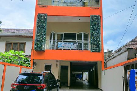 Jual Ruko Eksklusif 3 Lantai Dilengkapi Lift di Sayap Jalan Riau Bandung