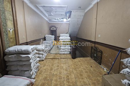 Jual Ruko 4 Tingkat (Dalam Komplek) di Komplek Taman Jemadi Indah Medan