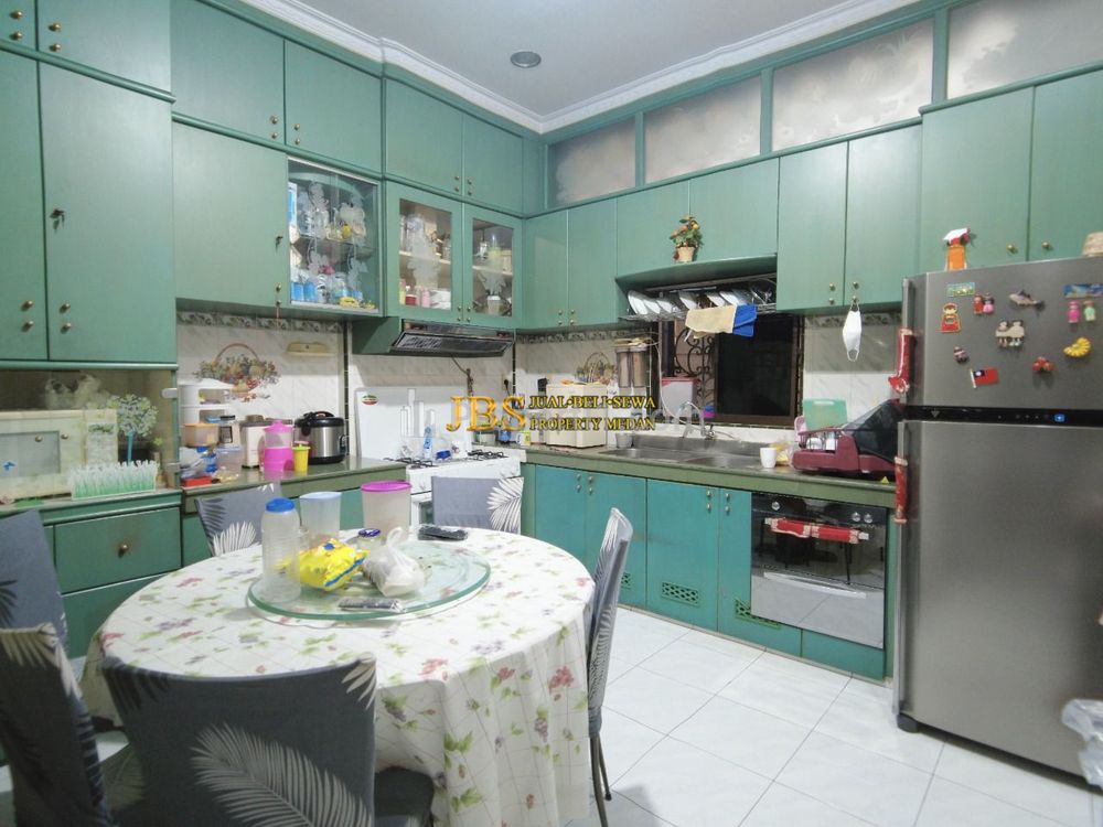 Dijual Ruko 3 Tingkat Siap Huni di Jalan Wahidin (Dekat Toko Euro) - Medan
